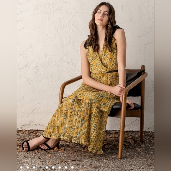 Lulus Such Sophistication Yellow Floral Print Pleated Maxi feminine Dress Size L - Picture 2 of 15